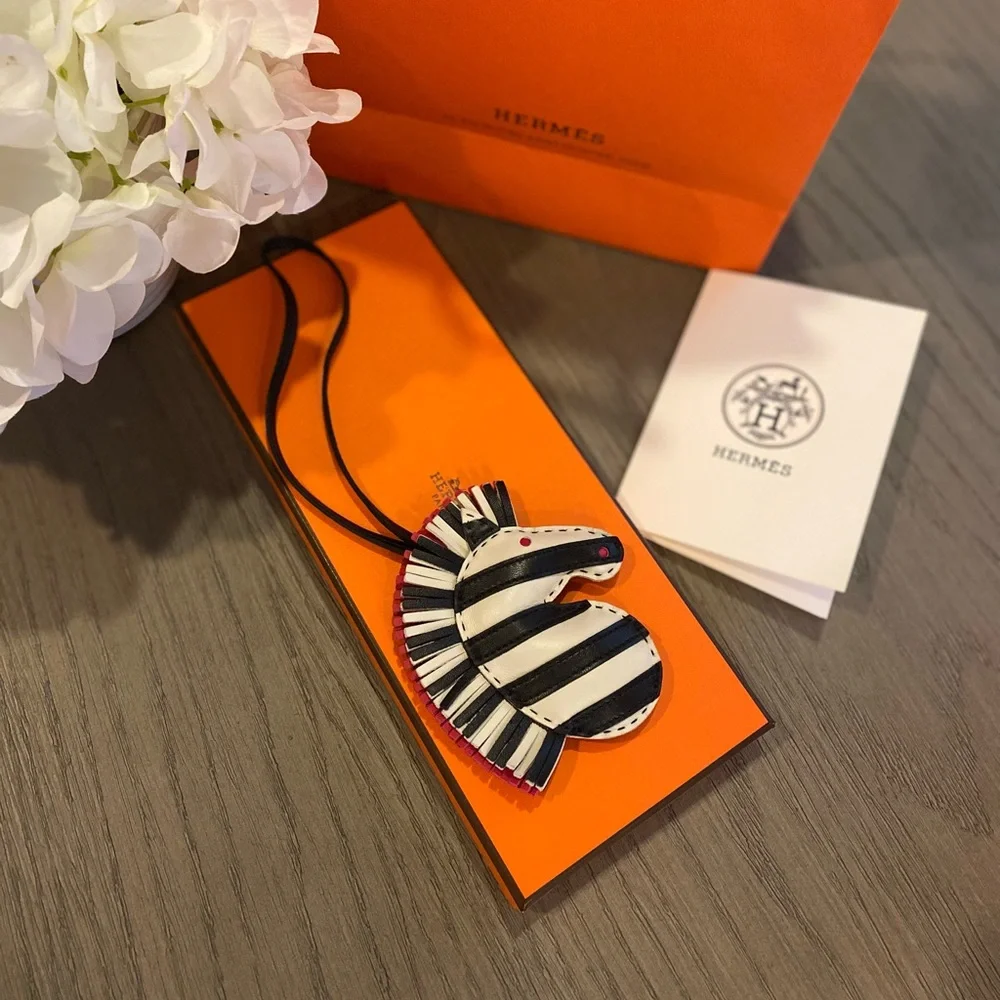 Hermes Charm - Picture 10 of 10